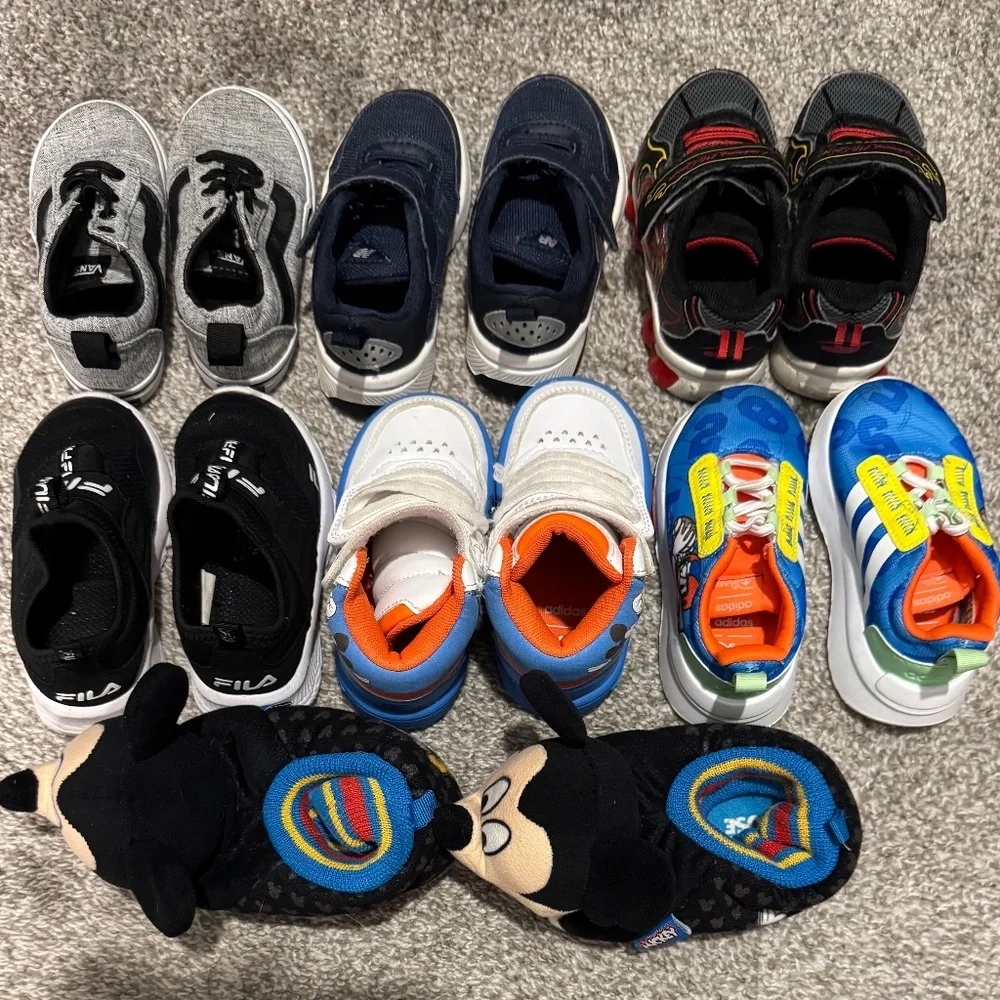 Lot of Toddler Tennis Shoes Sz 6 - Picture 1 of 16